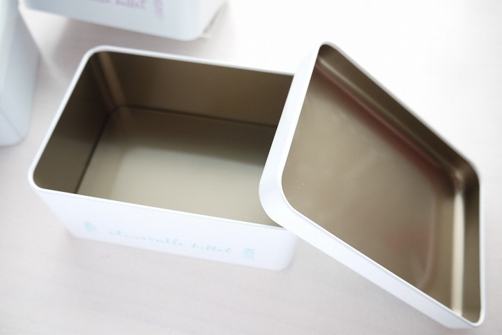 【イツコルベイユ】 ギフト缶 プレゼント入れや小物入れに♪
