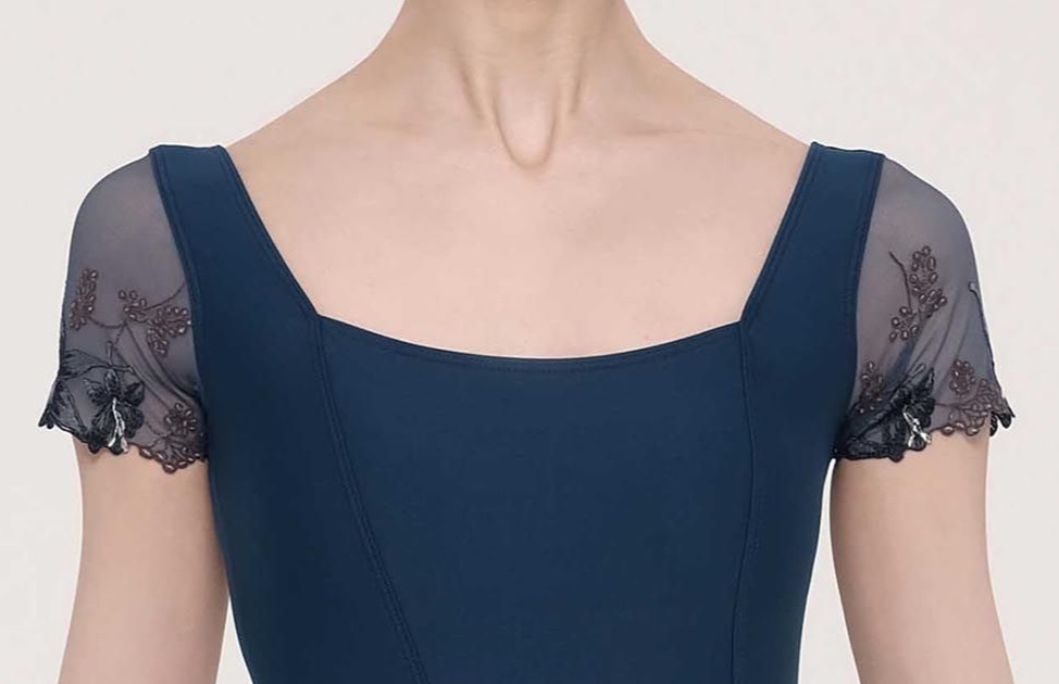 WEARMOI 　フローラル刺繍レース半袖レオタード　LISERON