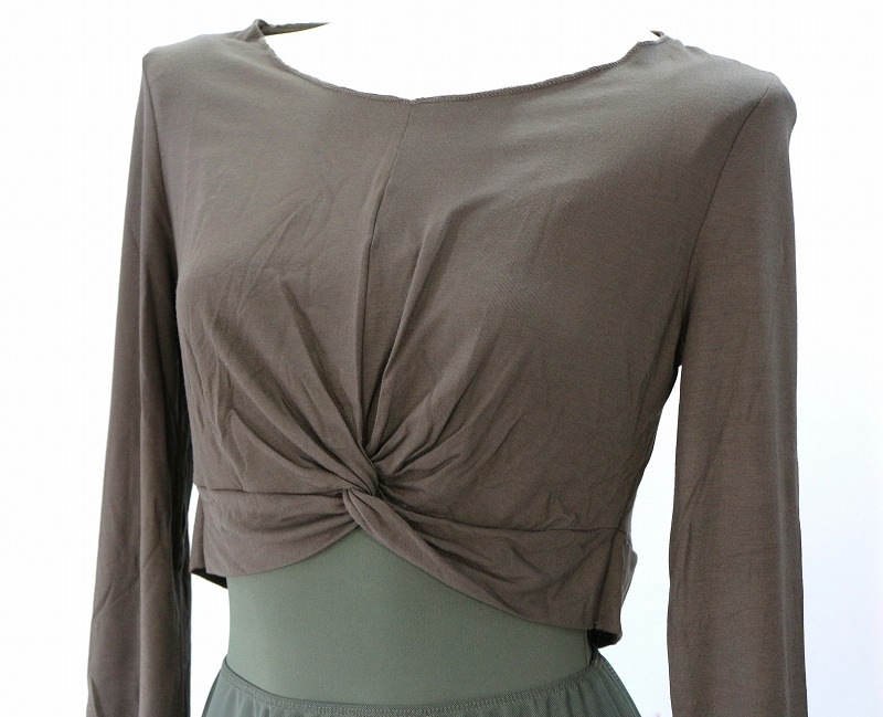 【Ballet Rosa】　長袖ショート丈ツイストトップス　MEGUMI