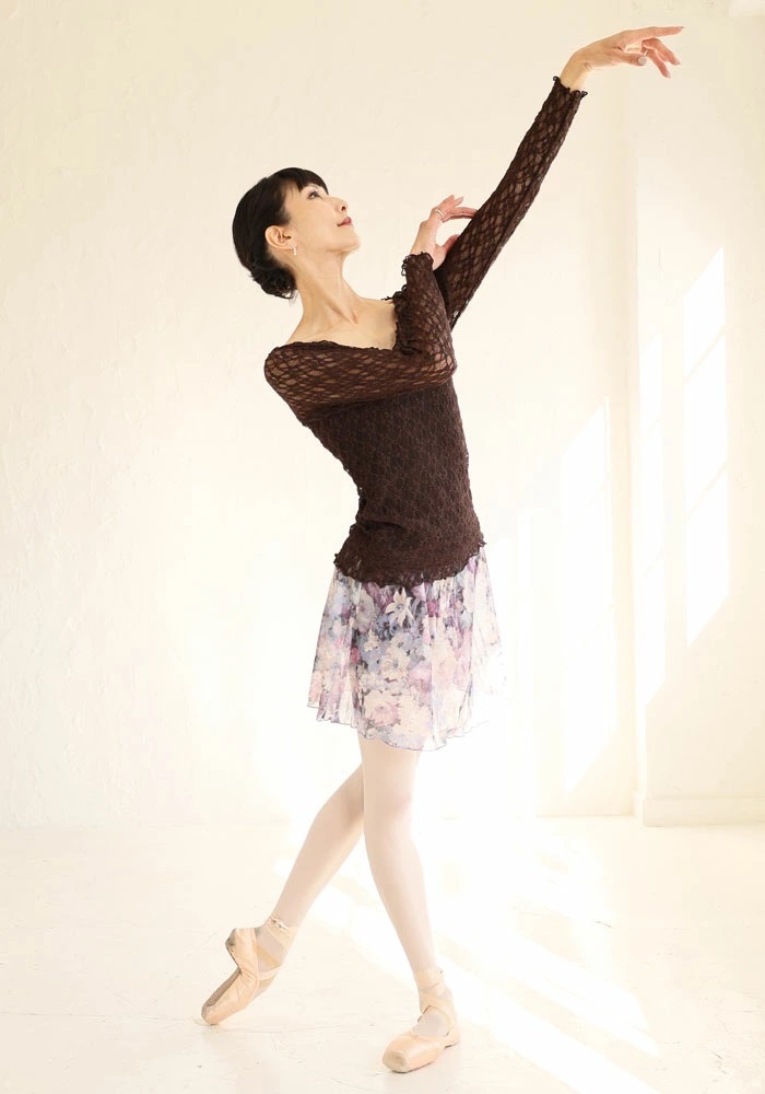 DD　抜群の美しさ♪チュールレース・ラグラントップス