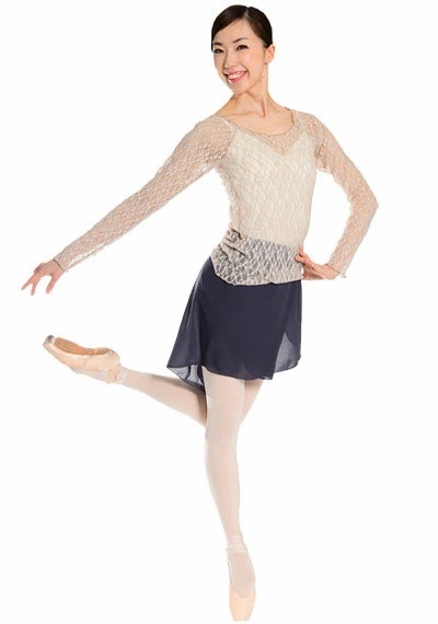 DD　抜群の美しさ♪チュールレース・ラグラントップス