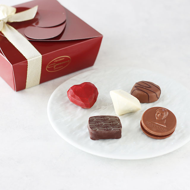 BeBeBe chocolatier 【26 ベルギー チョコレート フェア限定】ゴーセンス プラリネ ショコラ【バロタン型ギフトBOX】【エレガント】5粒入