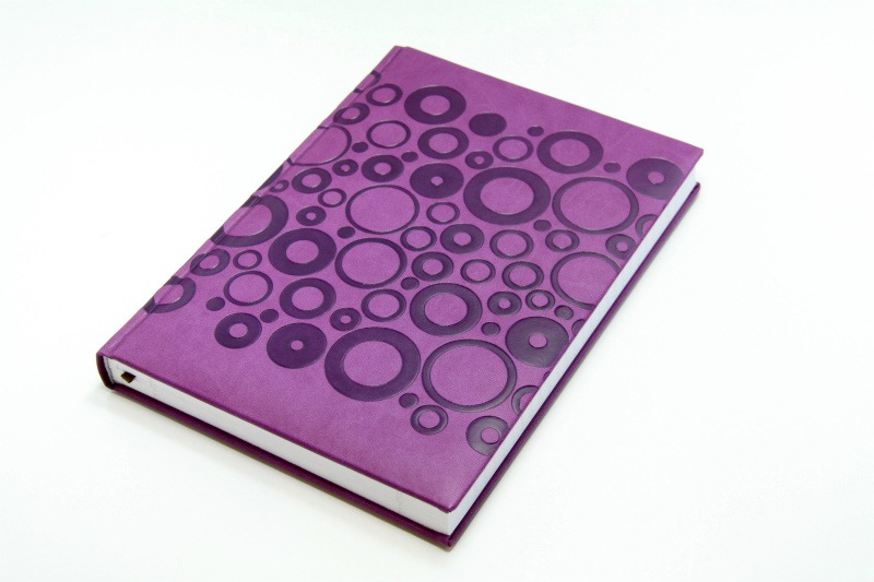 ５０ Off イタリア製 オシャレなエンボスカバーのノートブック Pierre Belvedere社 バブル パープル ペーパーナプキン グリーティングカード パーティー食器の通販 Best Wishes ベストウィッシーズ