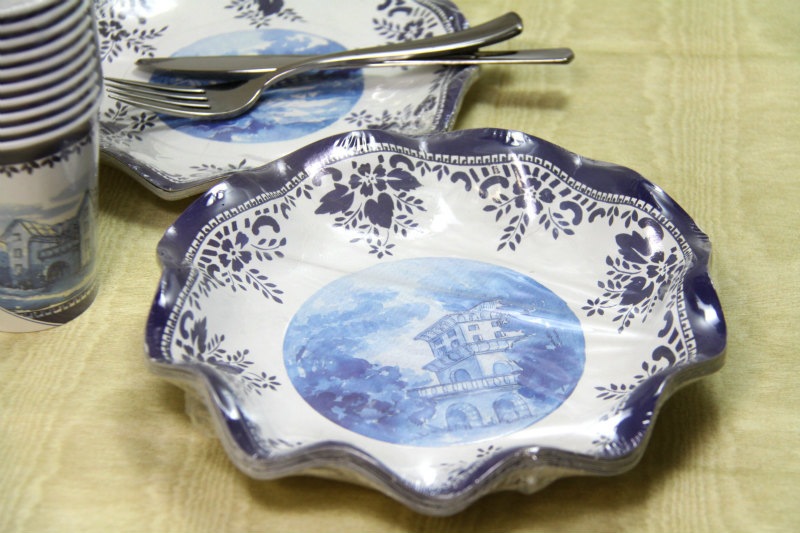 パーティーに！イタリア製 紙皿 Exclusive Trade/English Blu