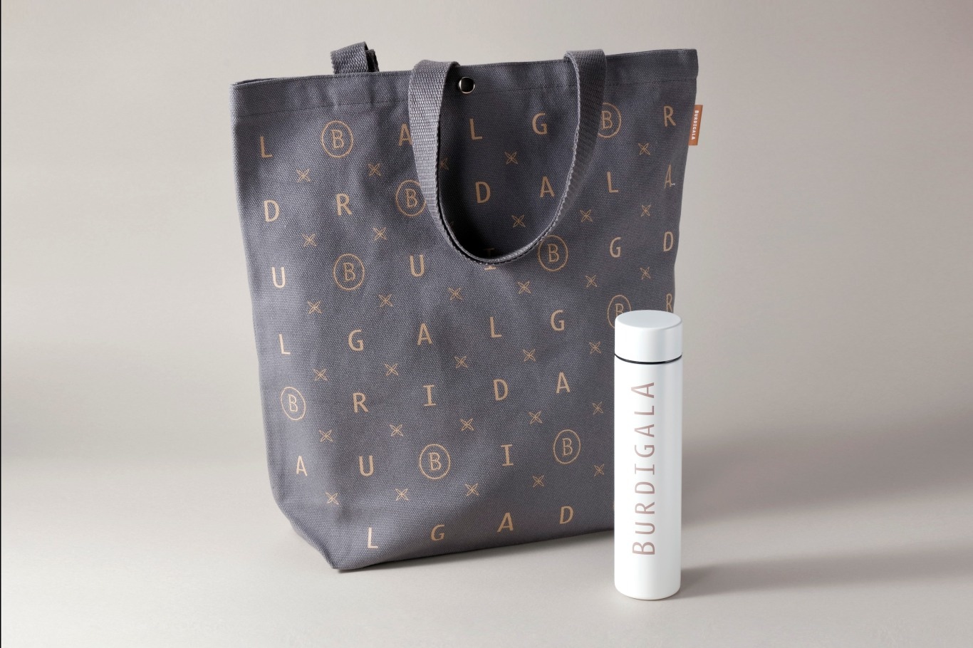 ブルディガラトート モノグラムグレー Ｍサイズ t-005