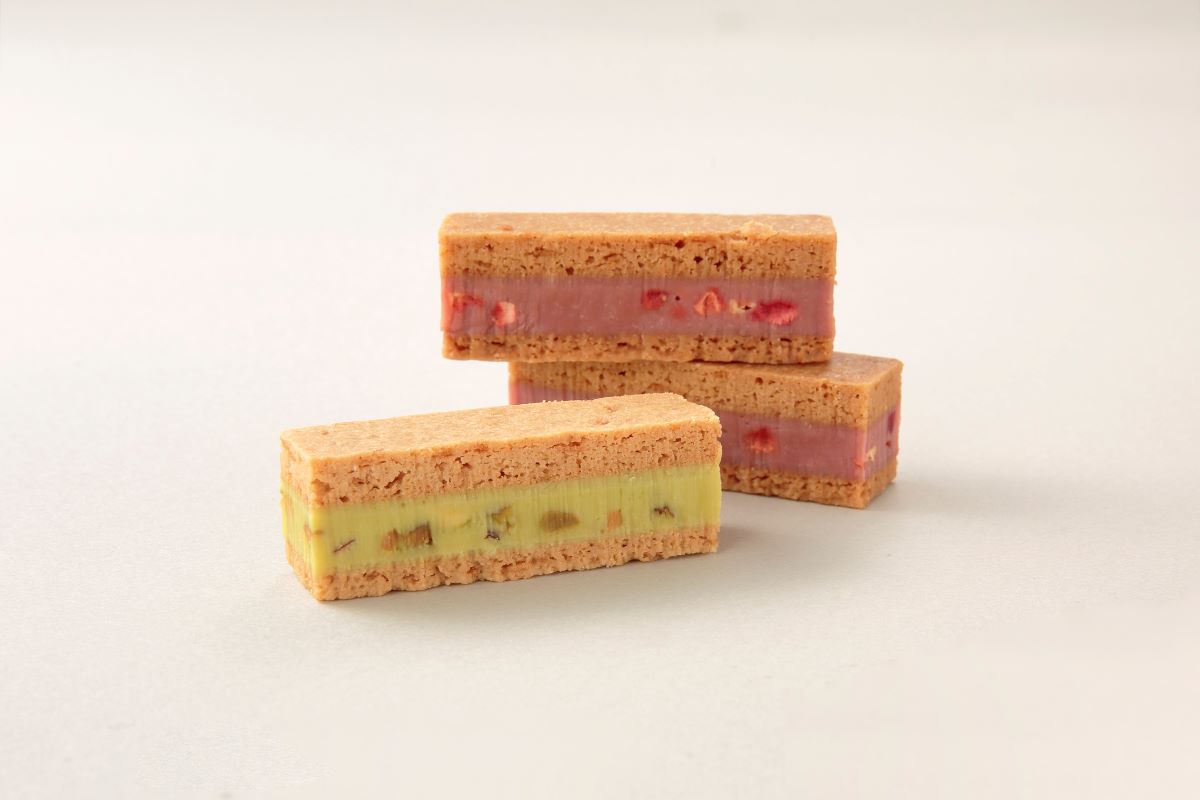 【数量限定】 広尾のビスチィーヌ　クリスマス限定BOX 8個入( リッシュピスターシュ＆いちご＆クランベリーチーズ) h-008【常温】