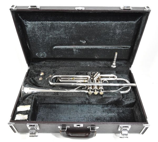 YAMAHA YTR-135 トランペット ハードケース付 管楽器 現状渡し YAMAHA ヤマハ トランペット YTR-135 ハードケース付き