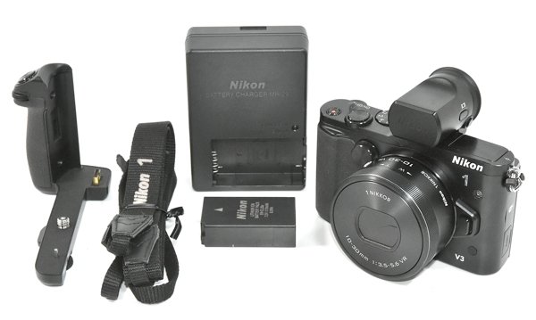 ☆美品！NIKON ニコン 1 V3 プレミアムキット ミラーレス 一眼 カメラ