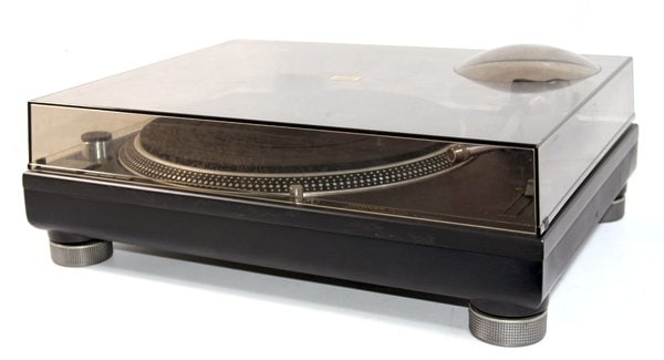 29 technics SL-1200mk4 ターンテーブル 29 technics SL-1200mk4 ターンテーブル