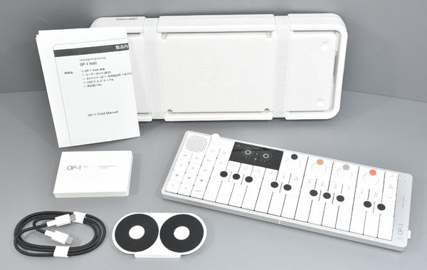 �������ʡ�TEENAGE ENGINEERING OP-1 Field ��Ȣ�ա���