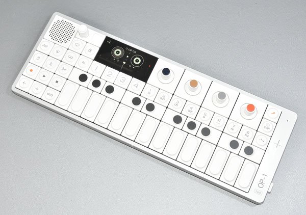 �������ʡ�TEENAGE ENGINEERING OP-1 Field ��Ȣ�ա���