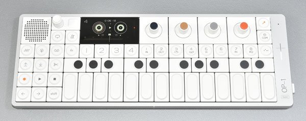 �������ʡ�TEENAGE ENGINEERING OP-1 Field ��Ȣ�ա���