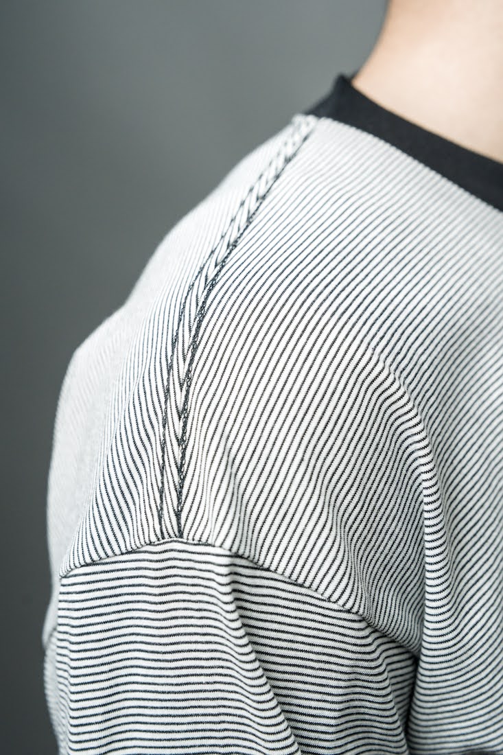 HIGH TWIST COTTON BORDER LONG SLEEVE T-SHIRT