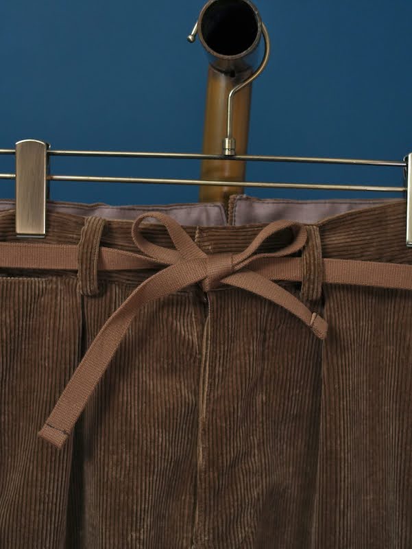 ALAIN(10 WALE CORDUROY)