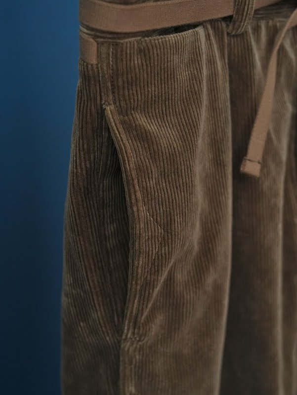 ALAIN(10 WALE CORDUROY)