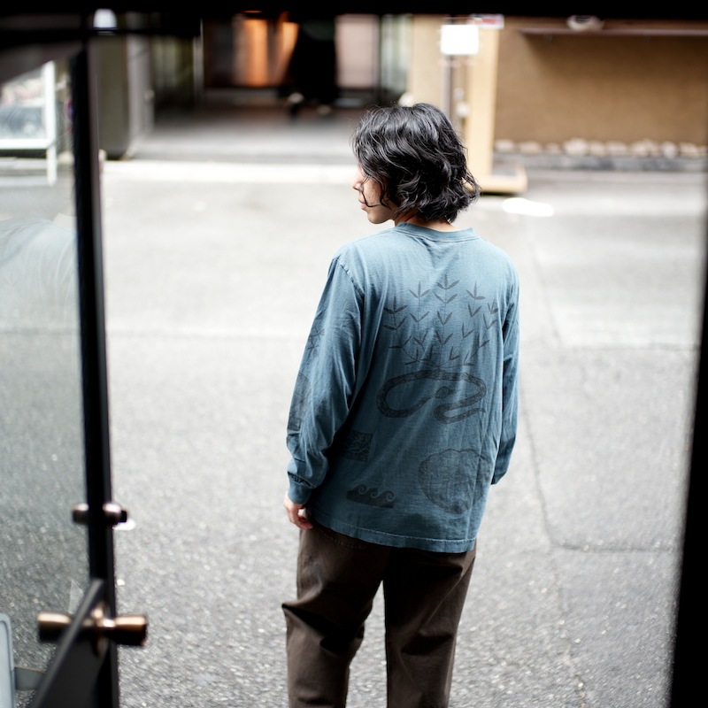 printed long sleeve shirt