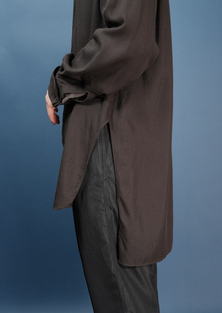 Stand collar dress shirt(Silk twill brushed lining)