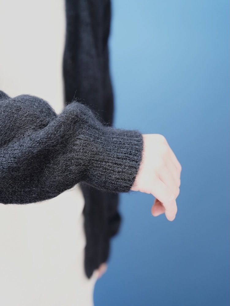 PURE MOHAIR V CARDIGAN