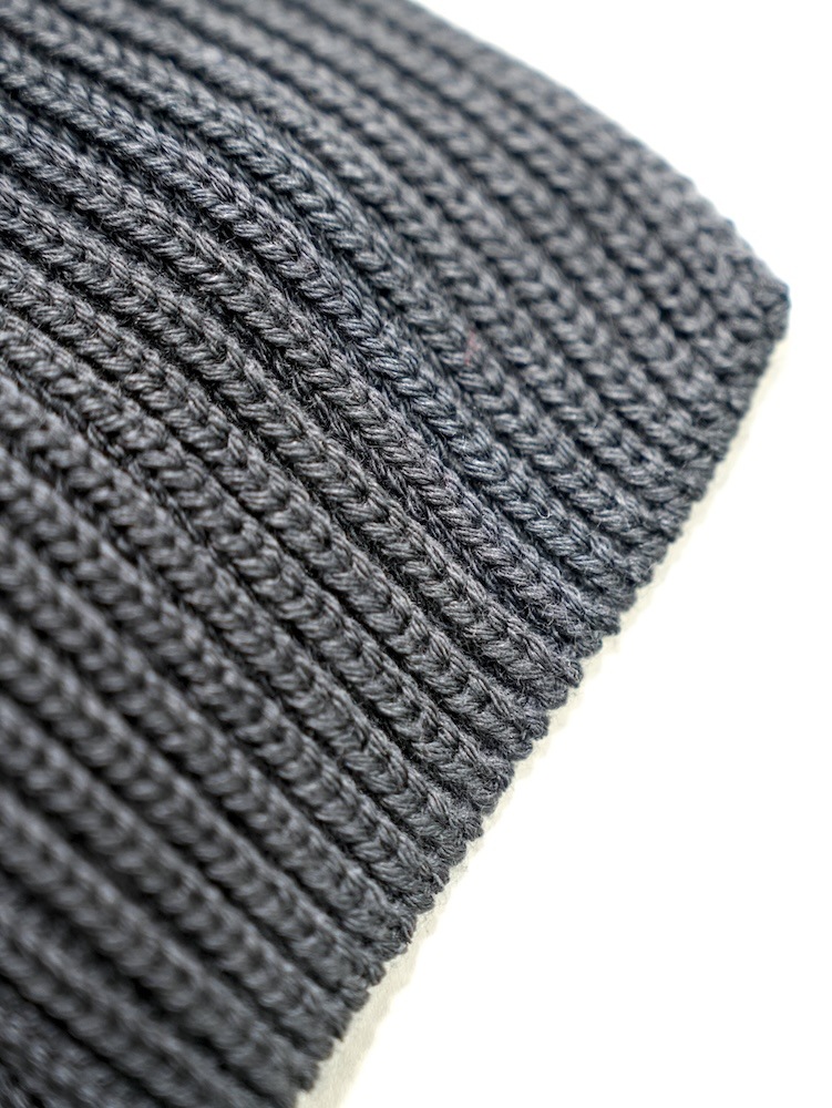 SOLID WOOL MUFFLER