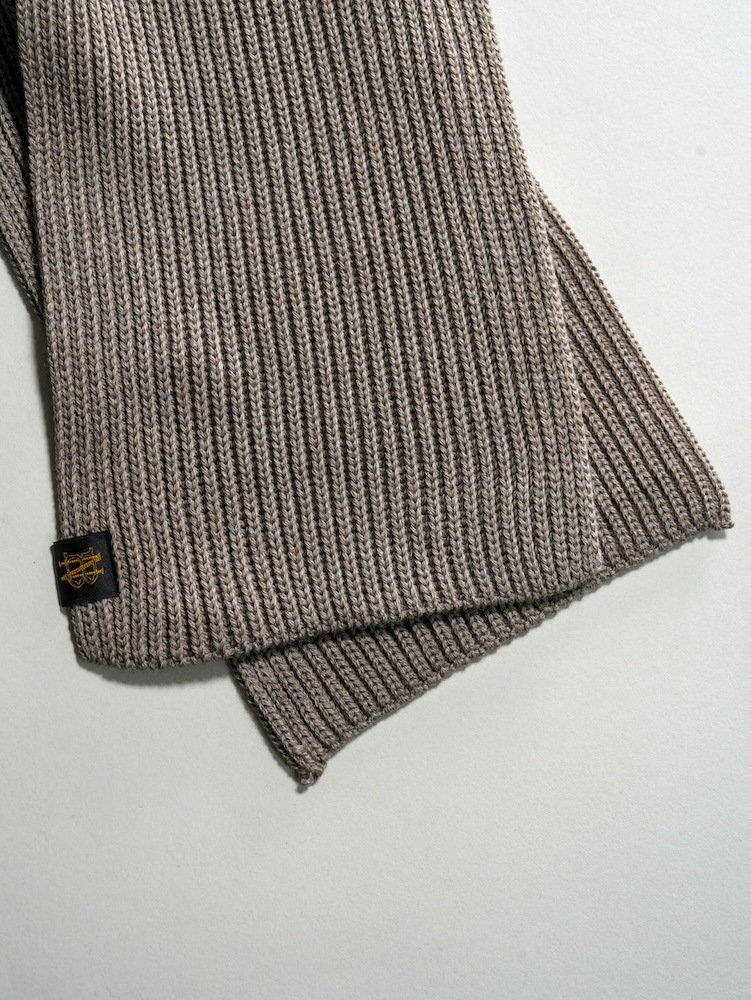 SOLID WOOL MUFFLER