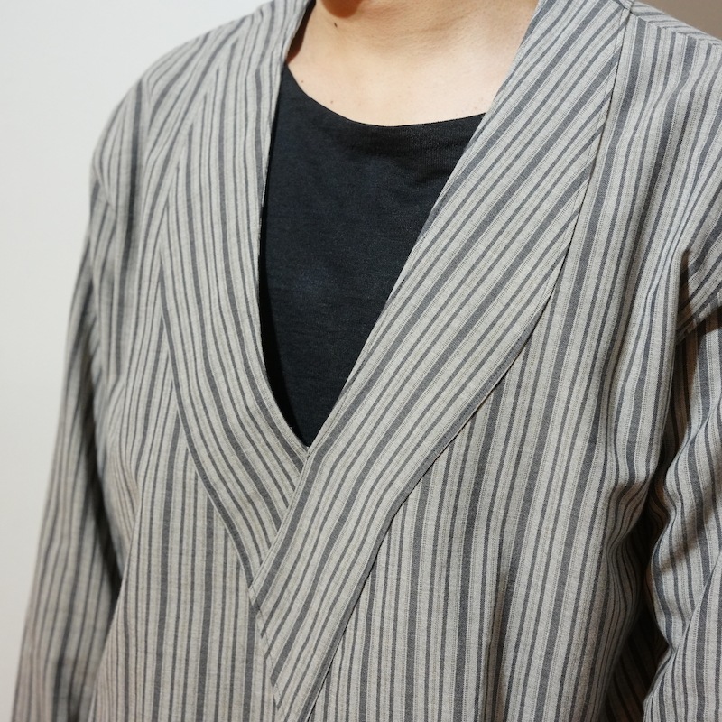トップス Aquellos Ojos Verdes V neck pullover Aquellos Ojos Verdes BISHU V neck over shirt |