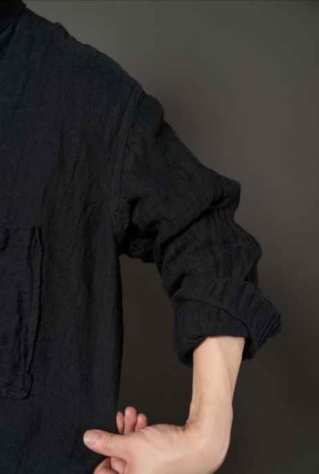 Wide long sleeve shirt box hem