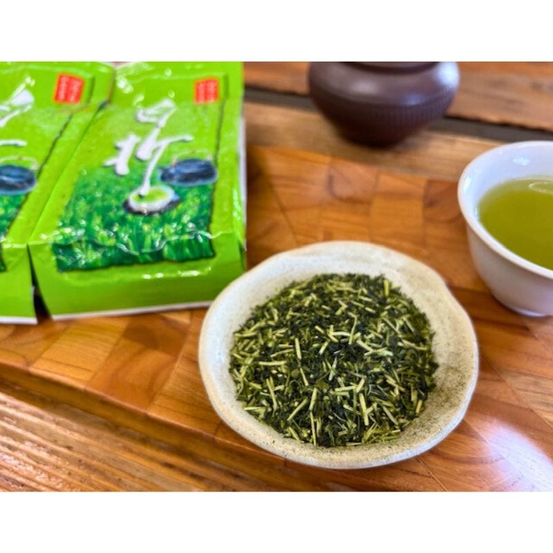 上撰白折（茎）茶