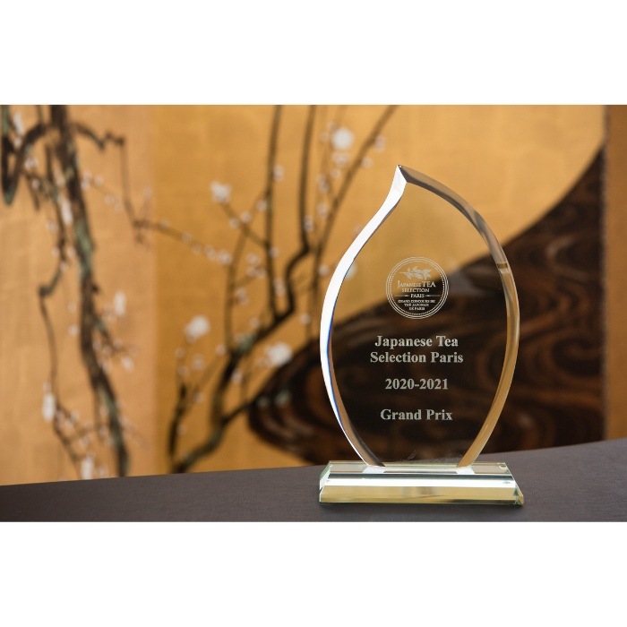 【お得な３袋セット】縁側で飲みたくなる親近感のある かぶせ茶 「郷里の華　松印」（100g × ３袋）