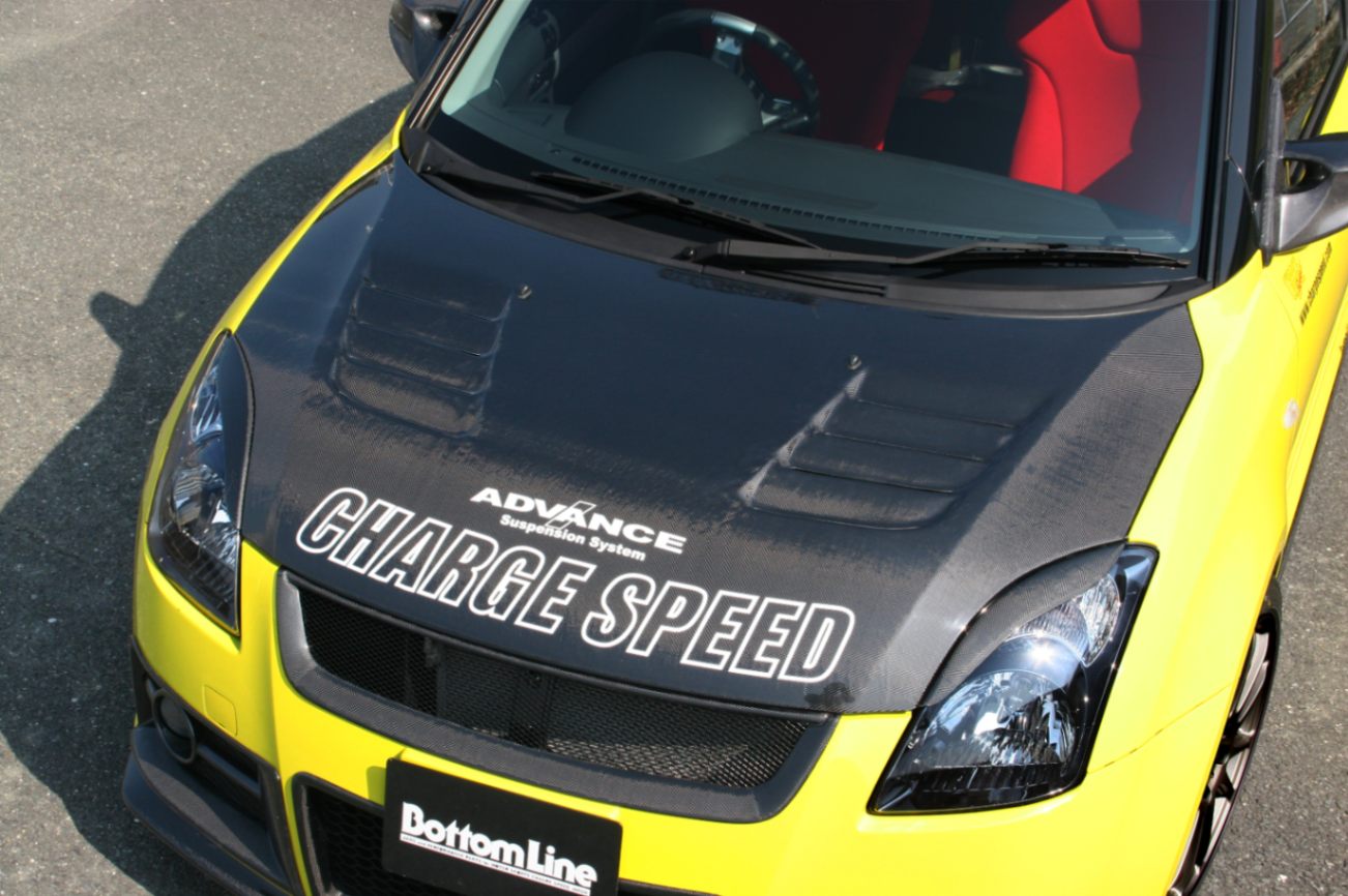 チャージスピーﾄﾞ SWIFT SPORT ZC31S ボンネット ダクト付 カーボン製 