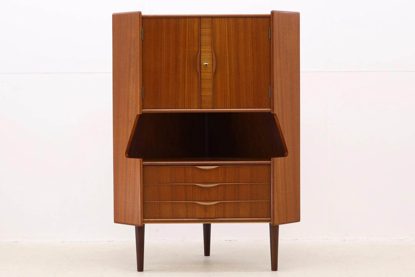 3年保証』 デンマーク家具 北欧 ヴィンテージ家具 キャビネット