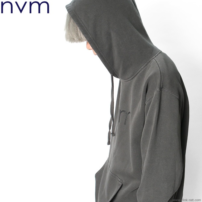 NVM LOGO PARKA (CHARCOAL) [NVM18A-SW01]