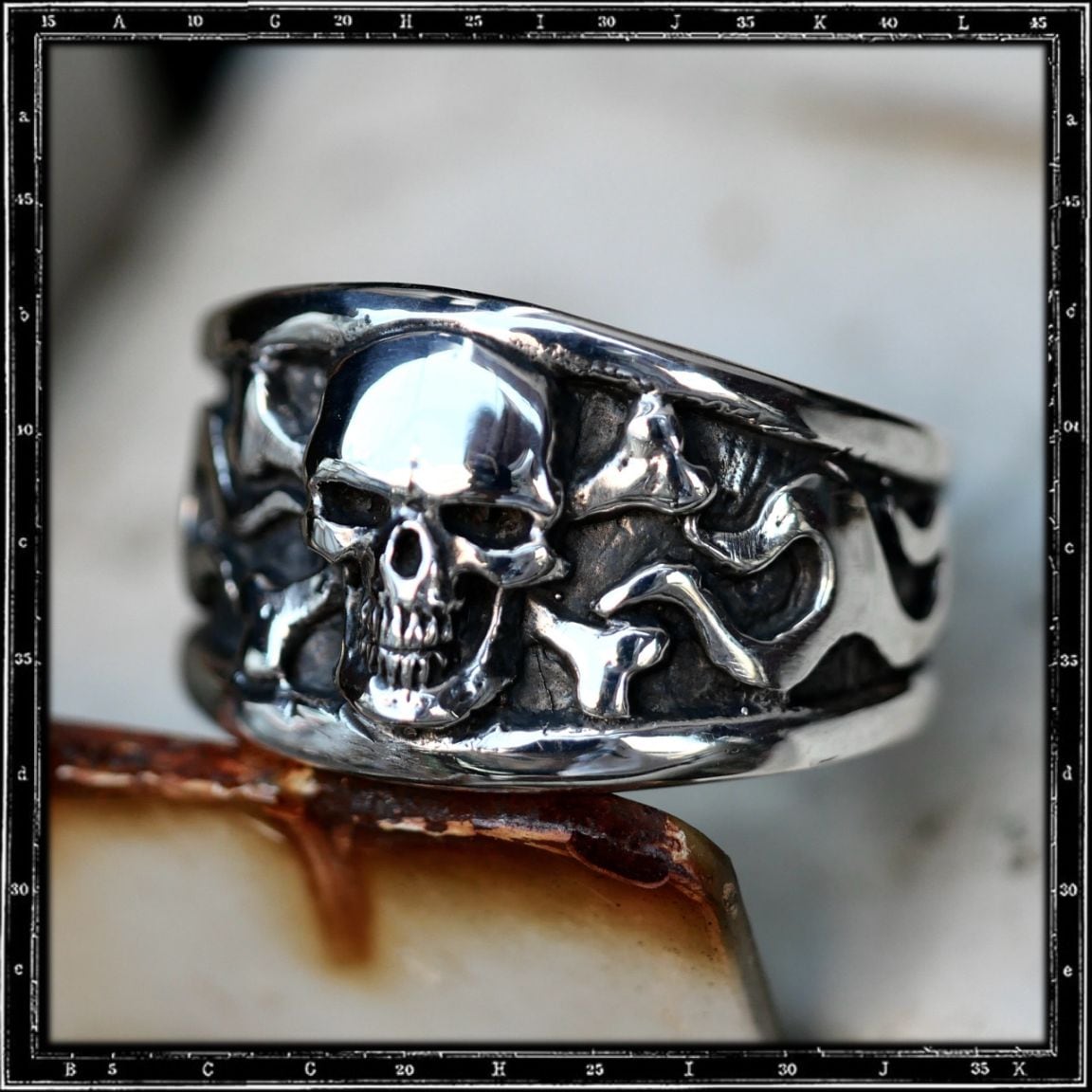 SKULL & CROSSBONE CLASSIC RING