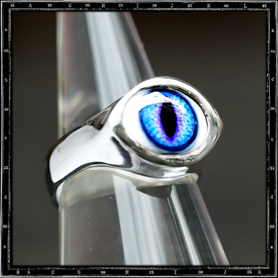 SMALL ROUND EYE RING