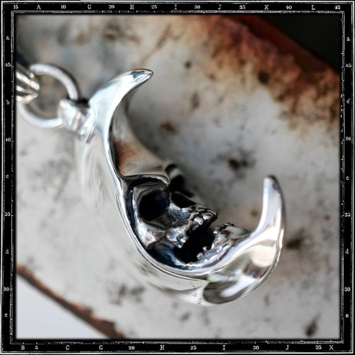 SKULL IN THE MOON PENDANT | クレイジーピッグ公式オンラインストア