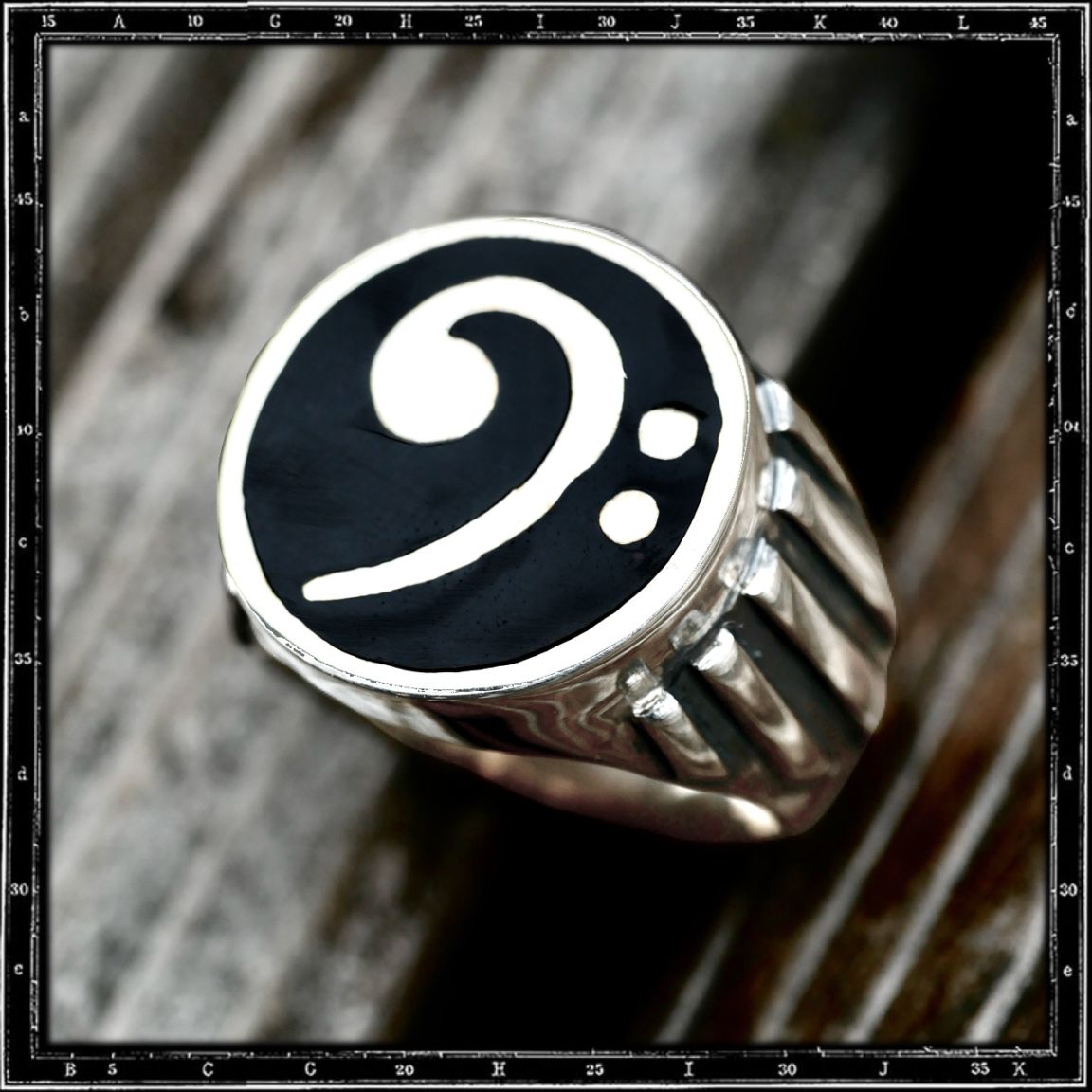 BASS CLEF RING