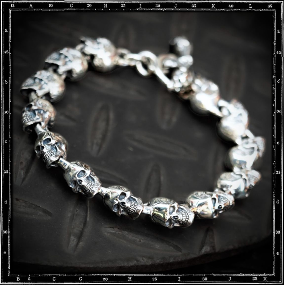 MONASTERY SKULL BRACELET | クレイジーピッグ公式オンラインストア