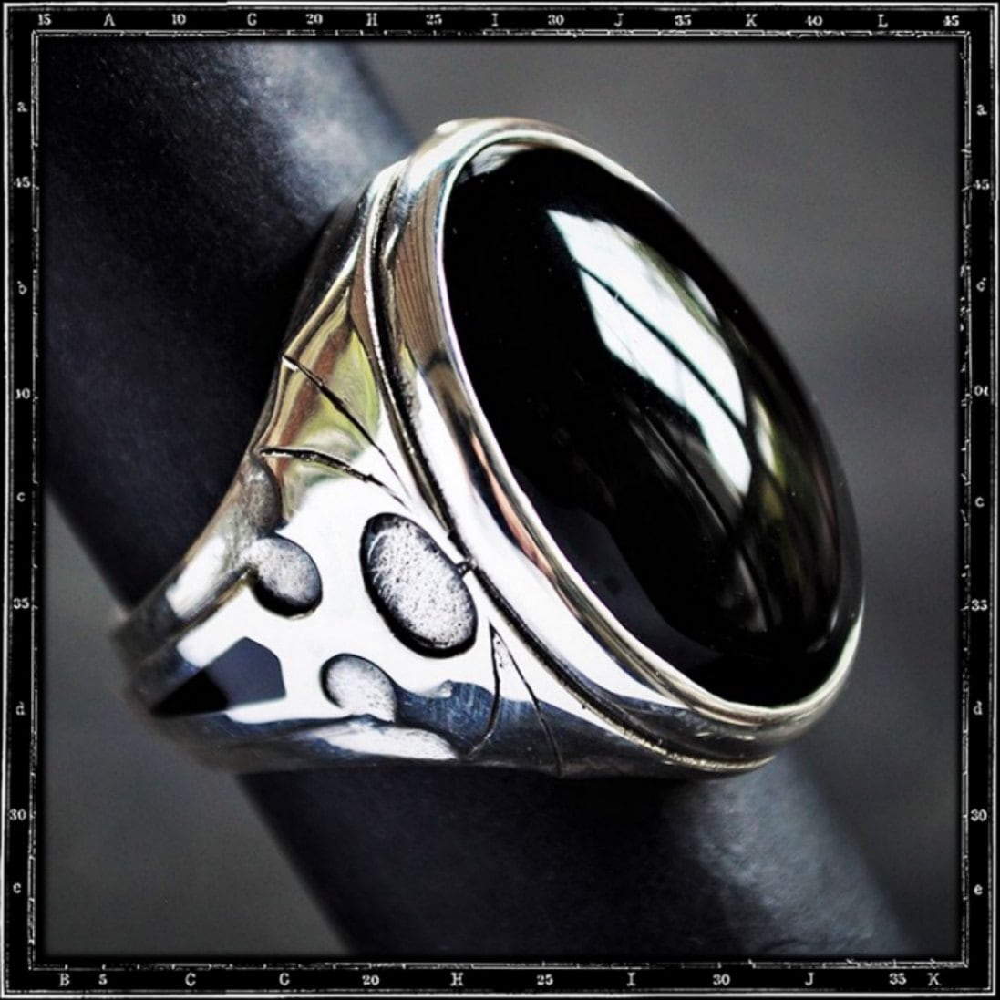 BAT WINGS STONE RING