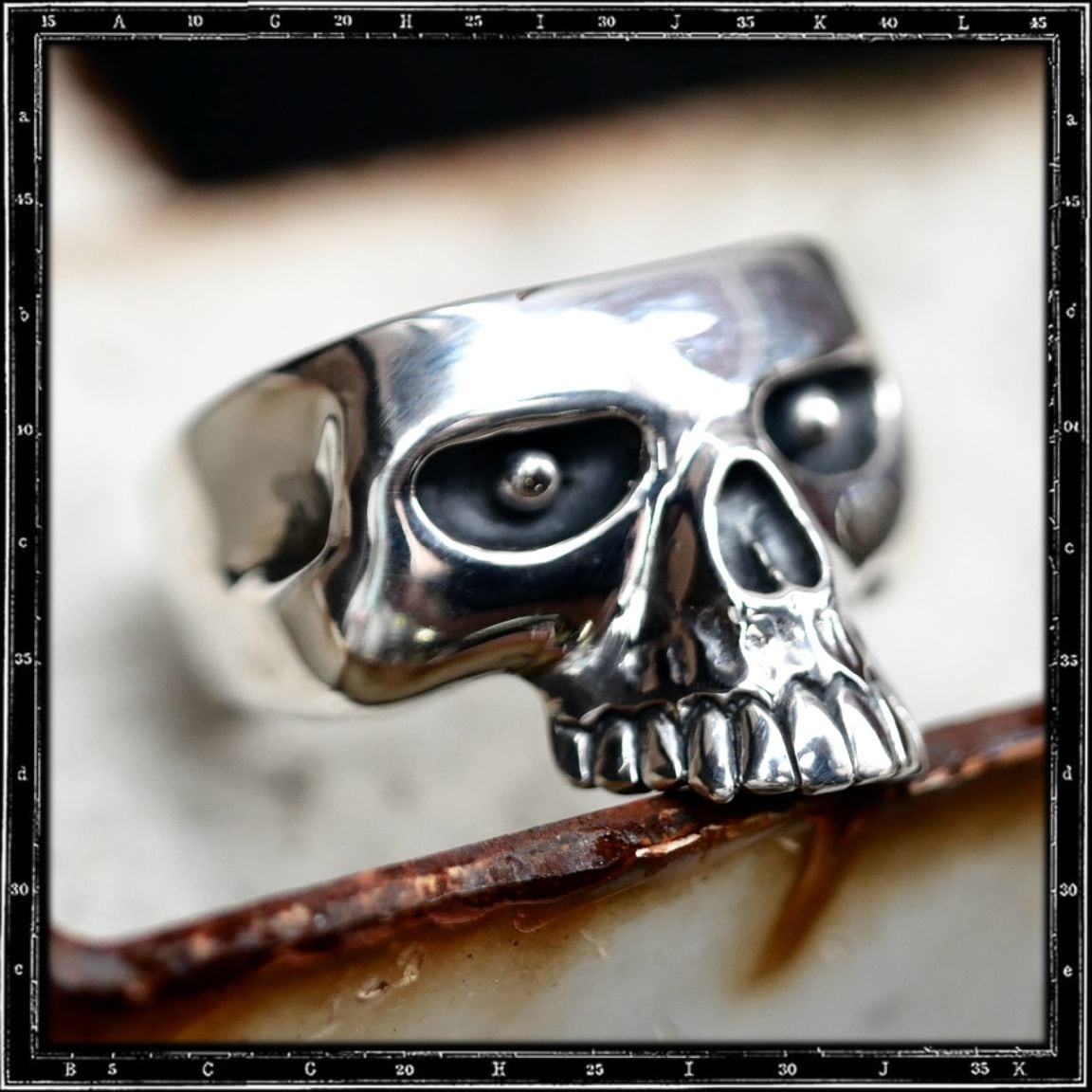 CHOPPED EVIL SKULL RING