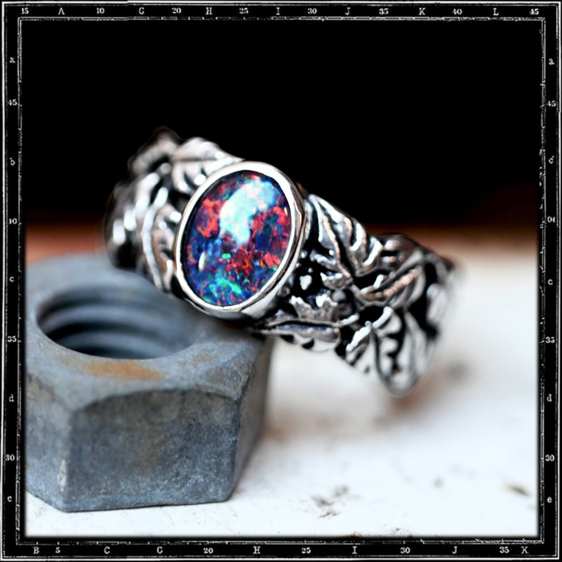 LEAVES BAND STONE RING