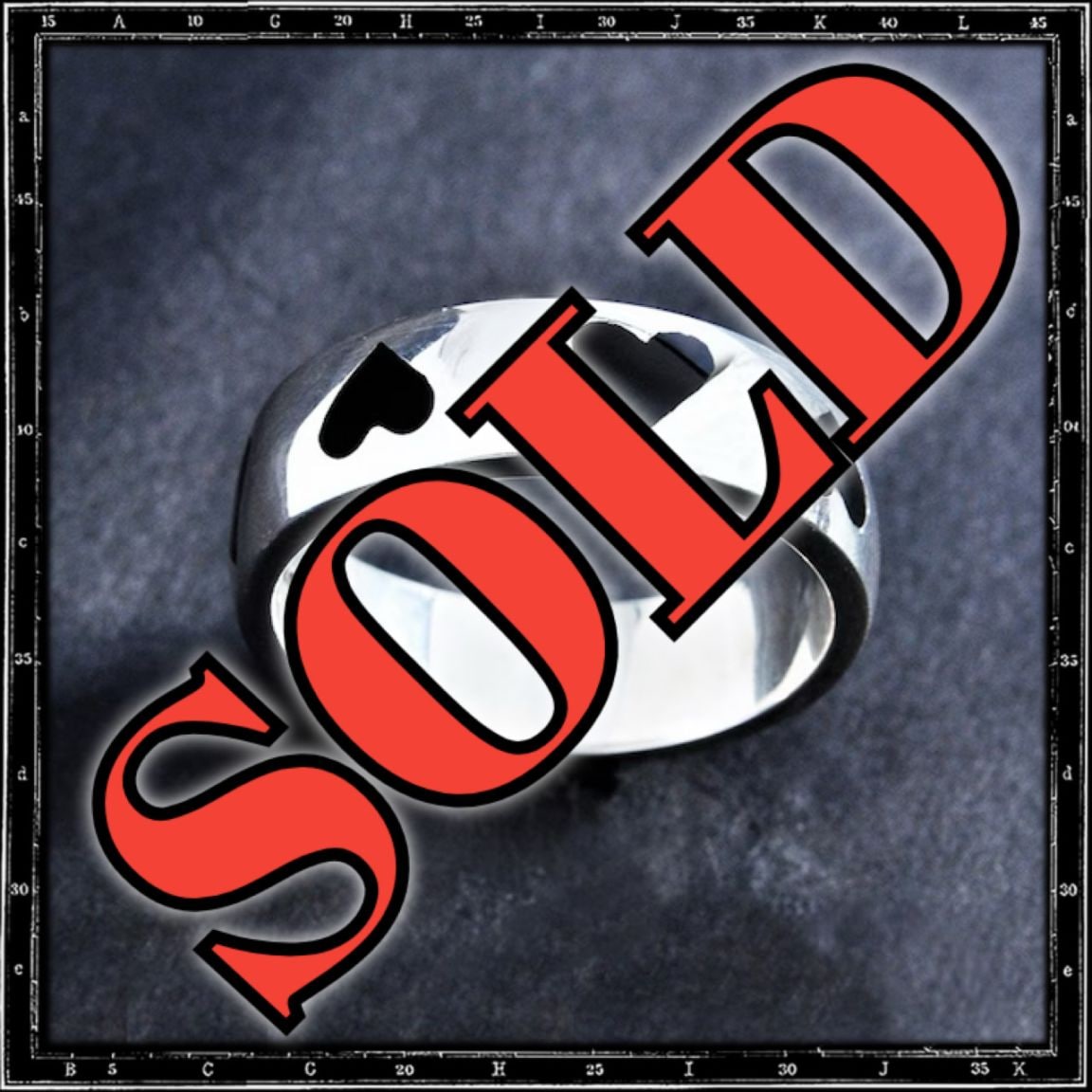 ENAMEL 8 HEARTS RING - LARGE