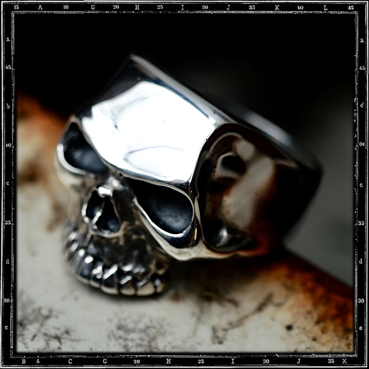LEMOLA SKULL RING
