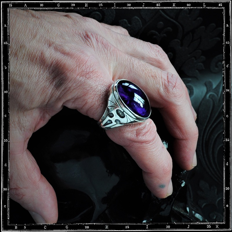 BAT WINGS STONE RING