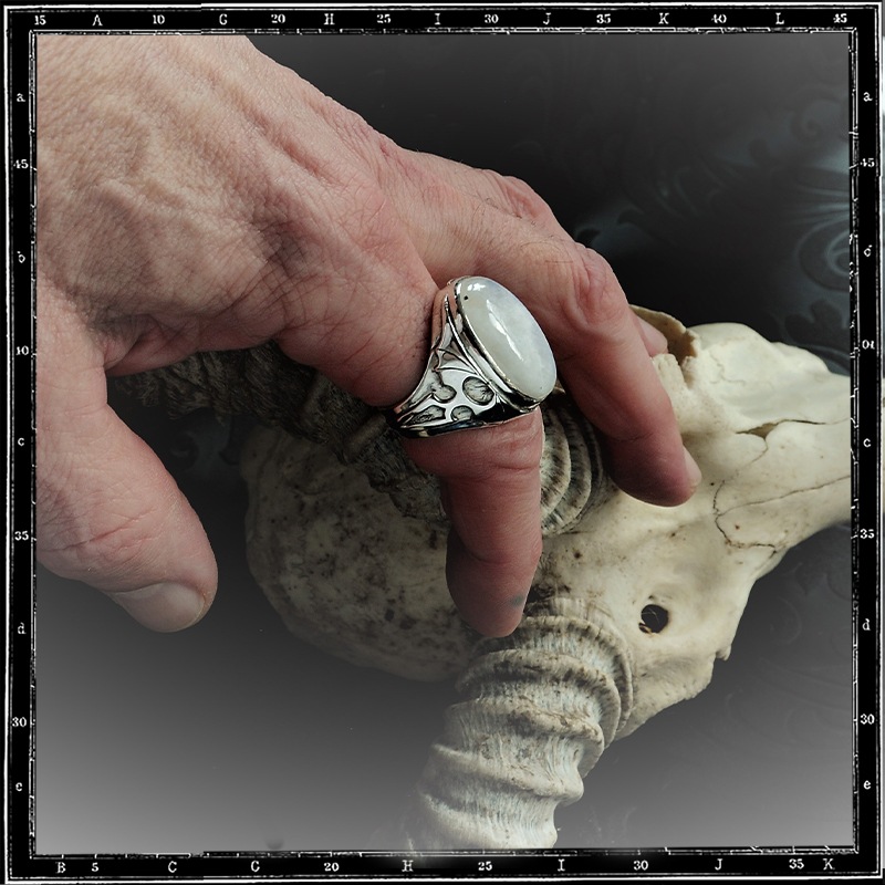 BAT WINGS STONE RING