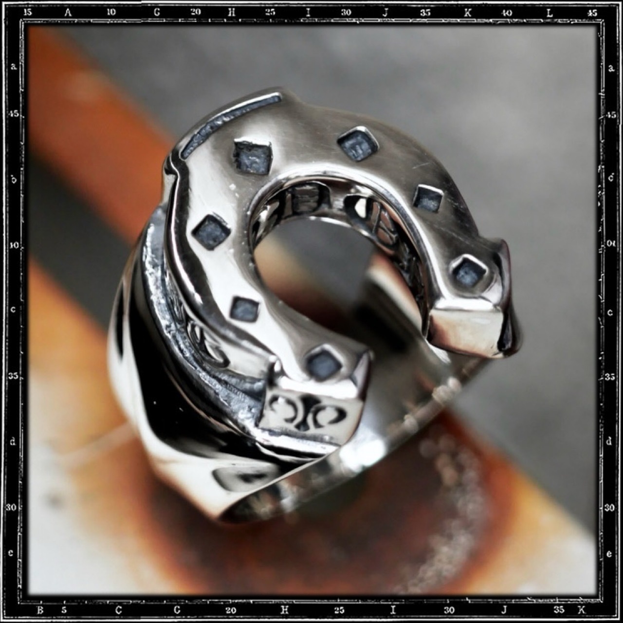 HORSESHOE RING - LARGE | クレイジーピッグ公式オンラインストア