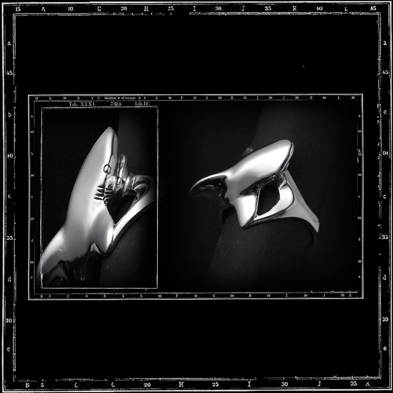 SHARK WHOLE BODY RING