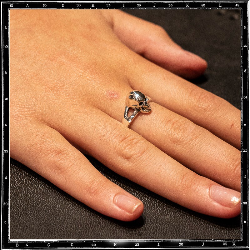 インポート・海外人気ブランド SKULL SMALL PLAIN RING クレイジーピッグ公式オンライン | アクセサリー