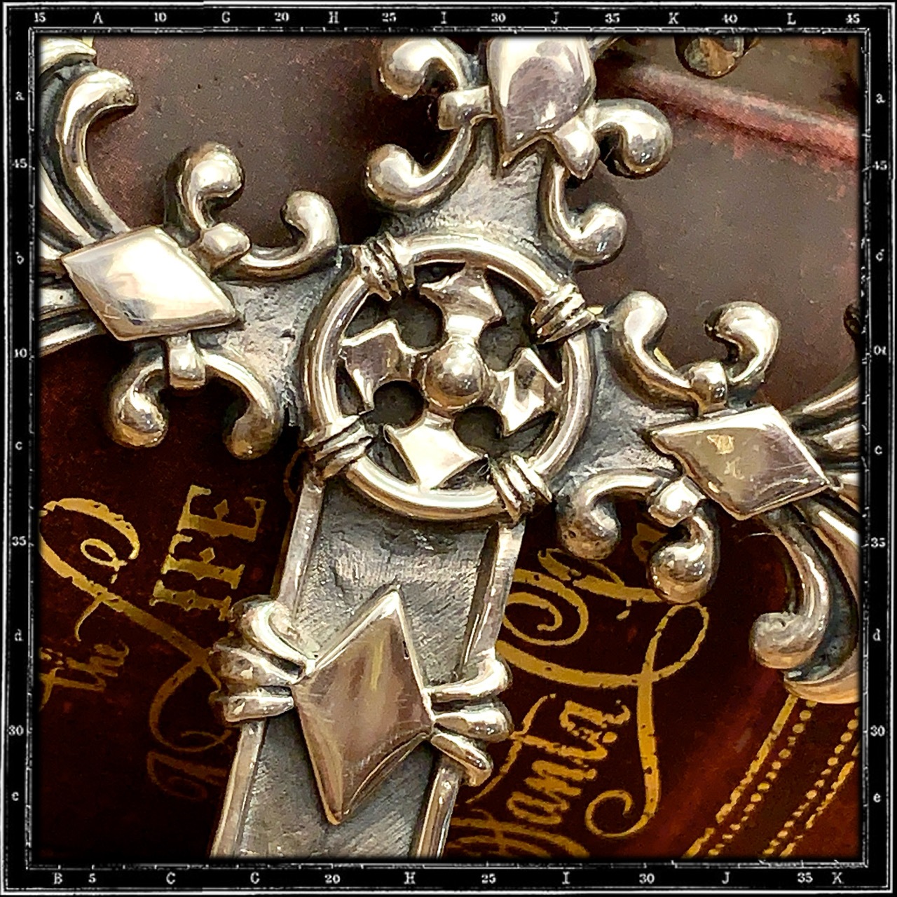 EXTRA LARGE CLASSIC CROSS PENDANT