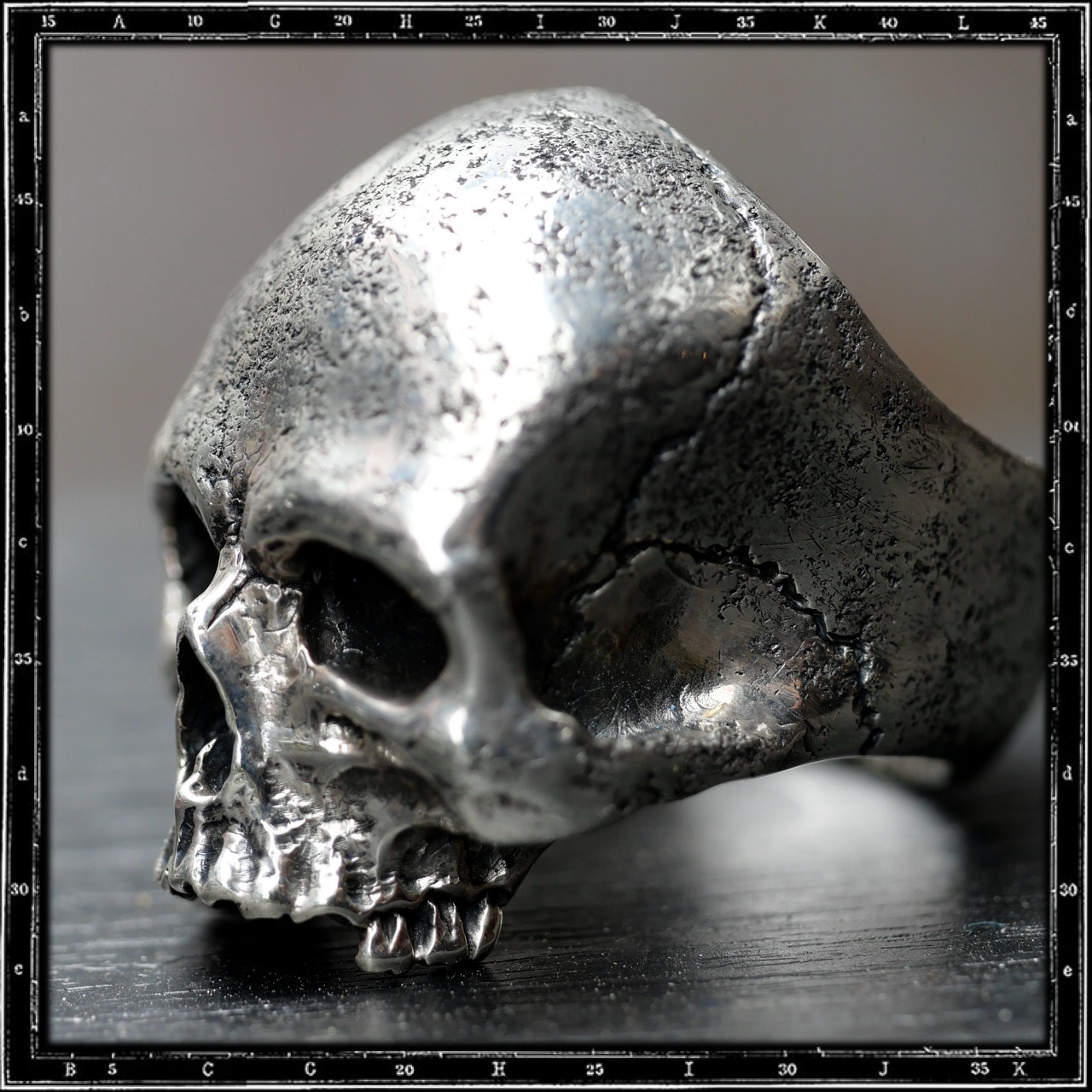 XX OSSUARY SKULL RING