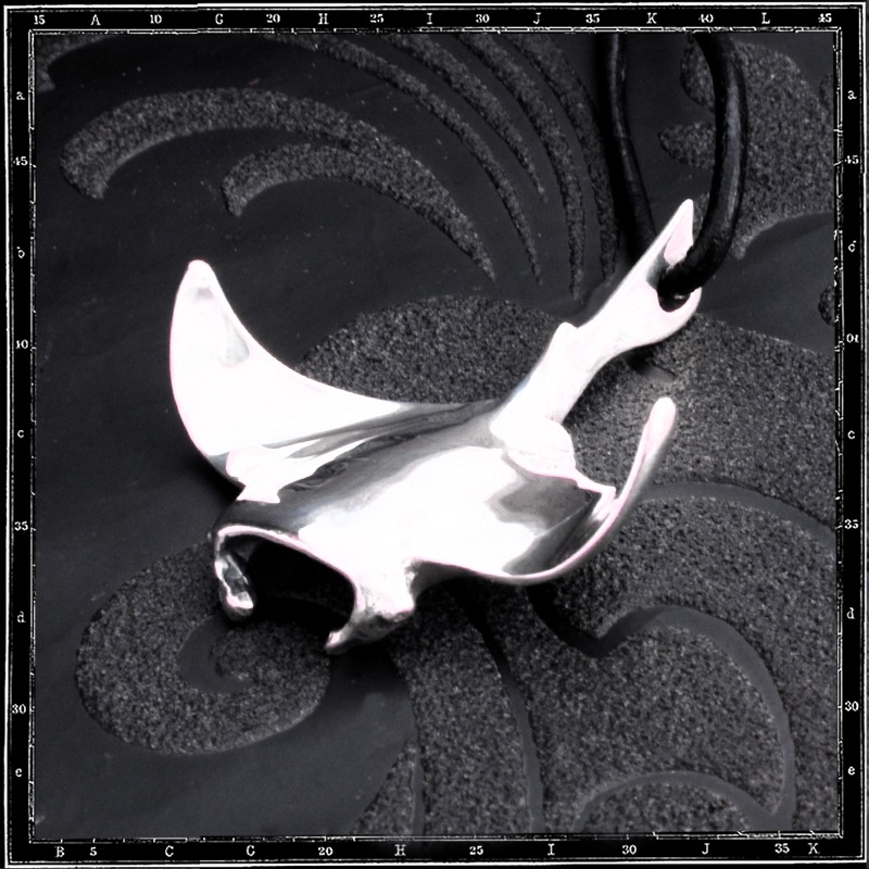 MANTA RAY PENDANT