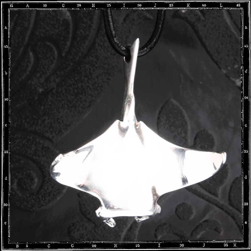 MANTA RAY PENDANT